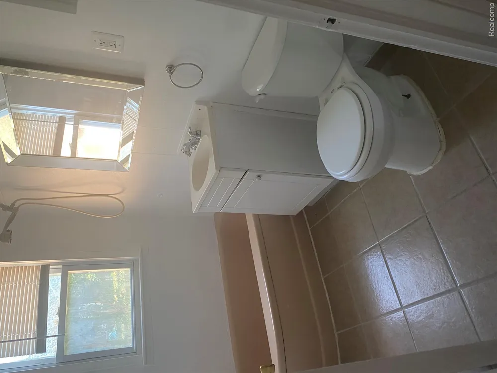 10641 TROY STREET Oak Park City, MI 48237