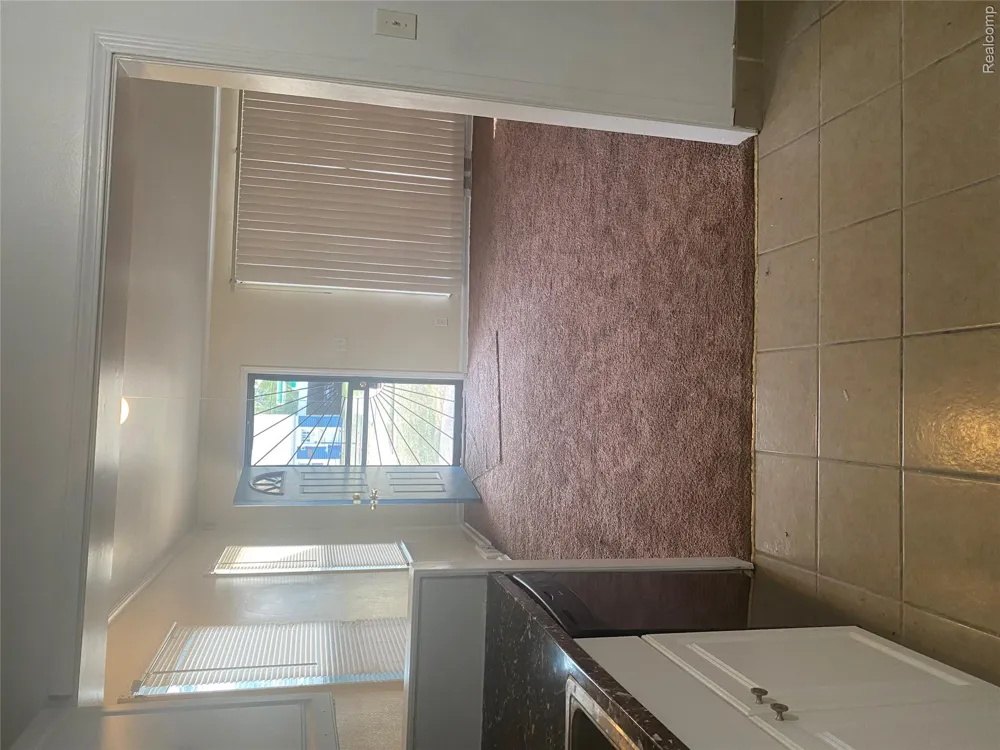 10641 TROY STREET Oak Park City, MI 48237