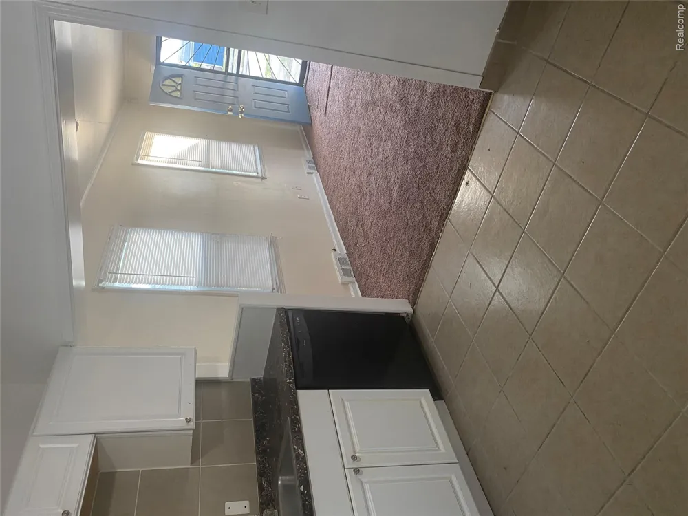 10641 TROY STREET Oak Park City, MI 48237