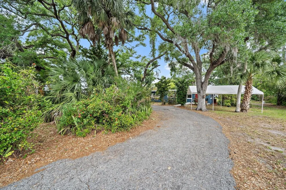 2503 53RD AVENUE W Bradenton, FL 34207