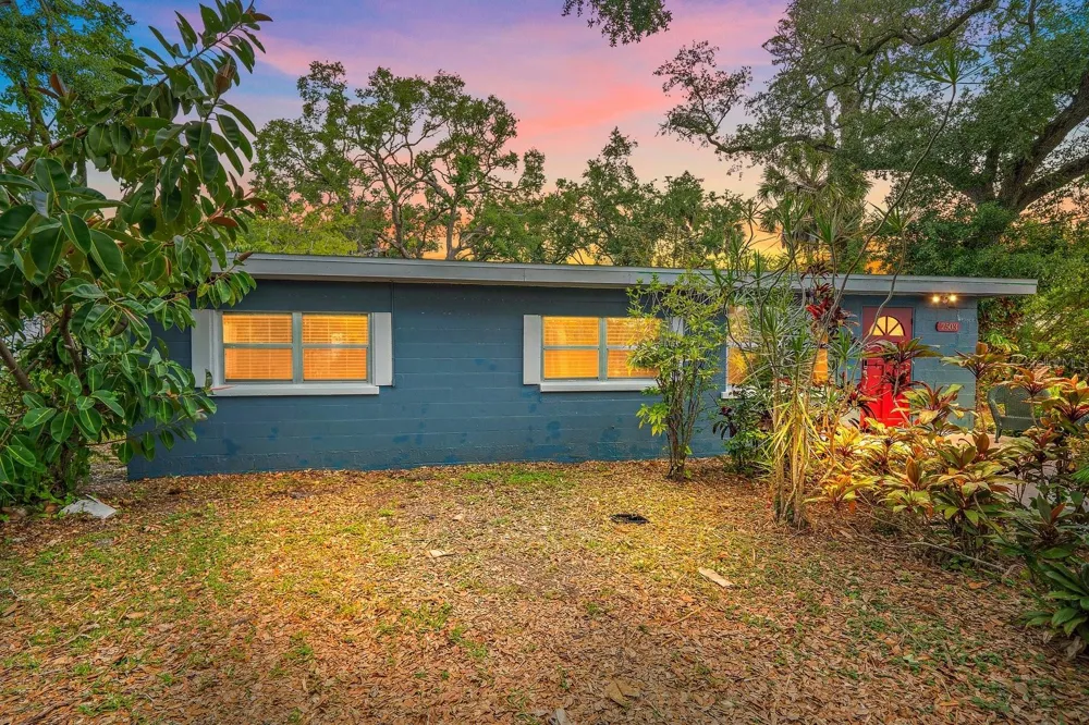 2503 53RD AVENUE W Bradenton, FL 34207