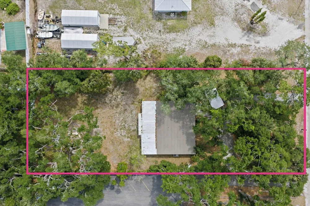2503 53RD AVENUE W Bradenton, FL 34207
