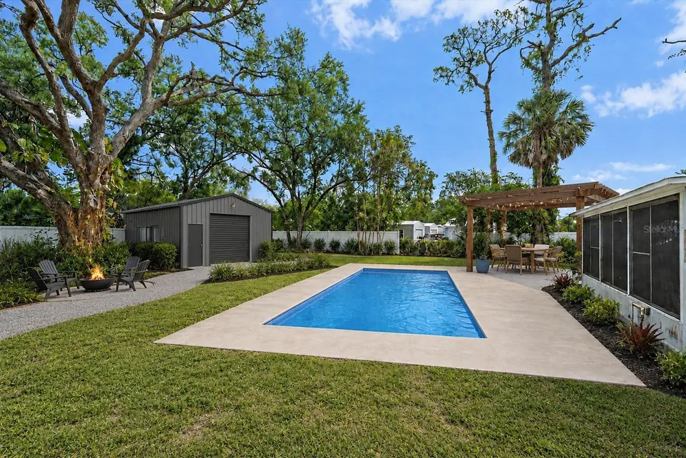 2503 53RD AVENUE W Bradenton, FL 34207
