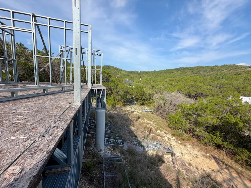 1362 Rockmoor Canyon Lake, TX 78133