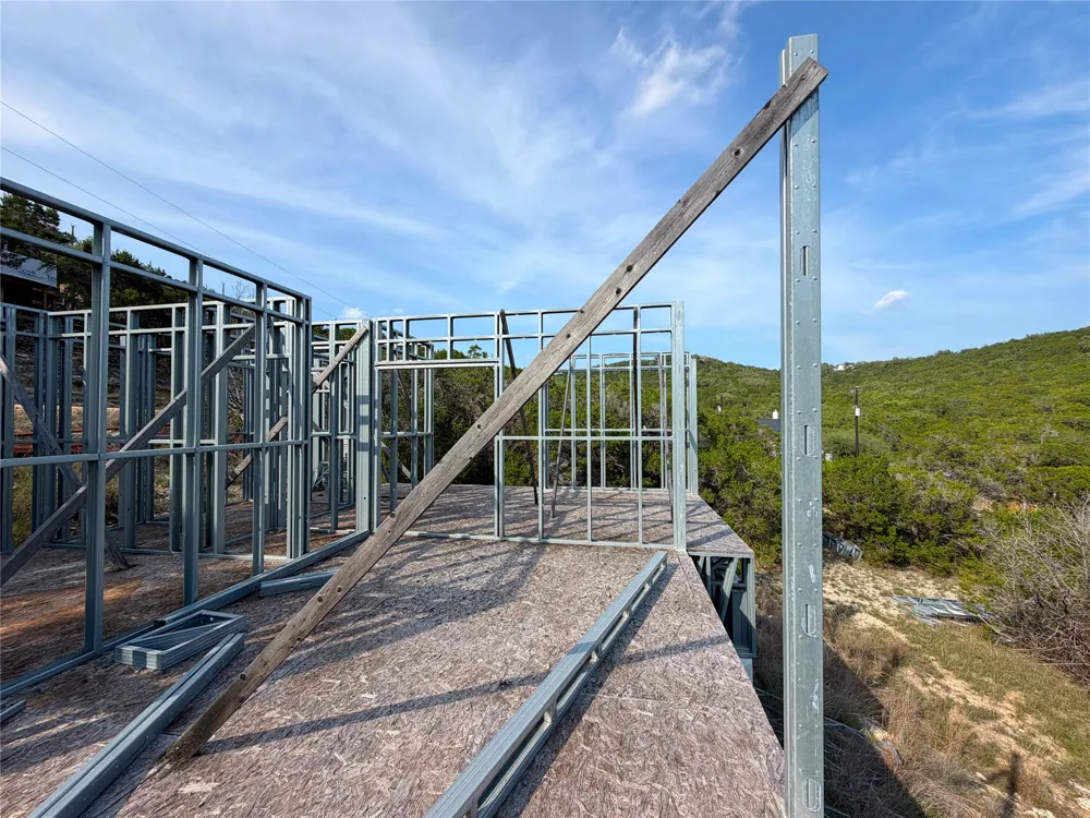 1362 Rockmoor Canyon Lake, TX 78133