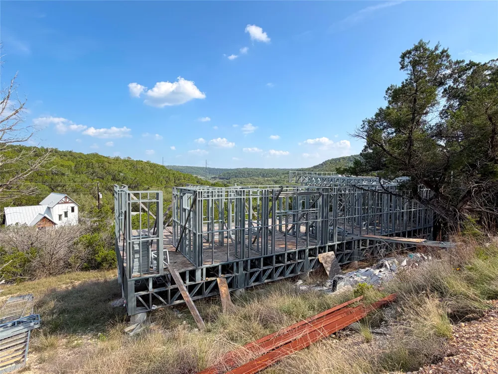 1362 Rockmoor Canyon Lake, TX 78133