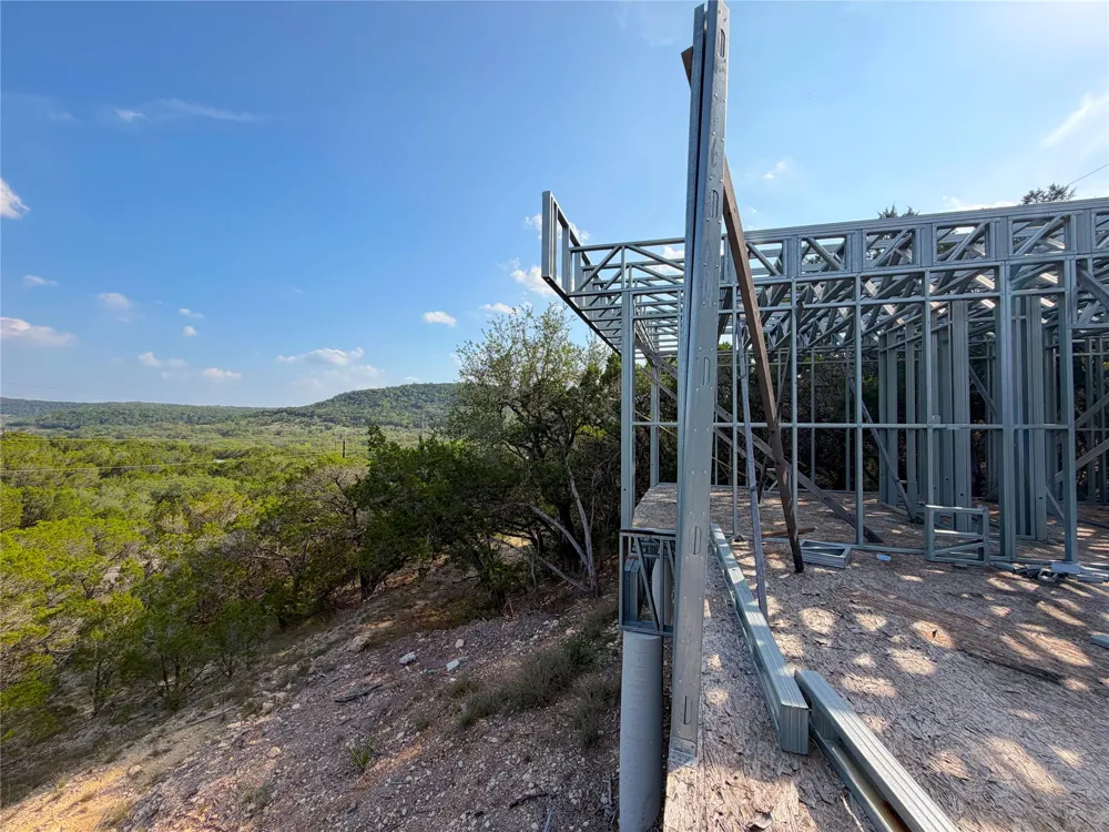 1362 Rockmoor Canyon Lake, TX 78133