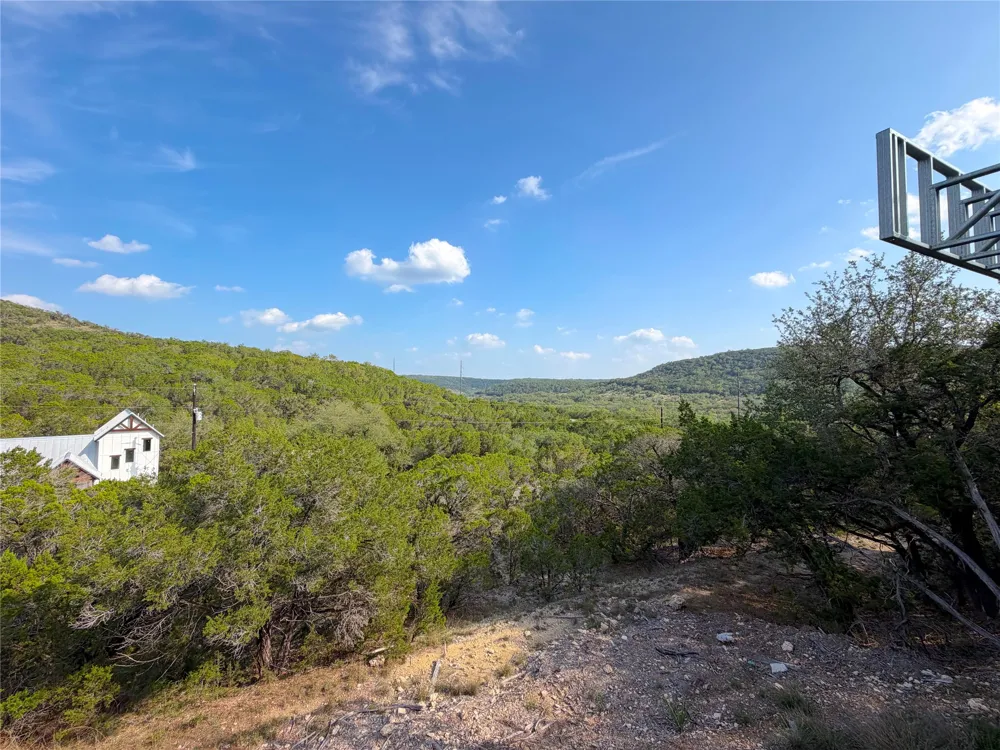 1362 Rockmoor Canyon Lake, TX 78133
