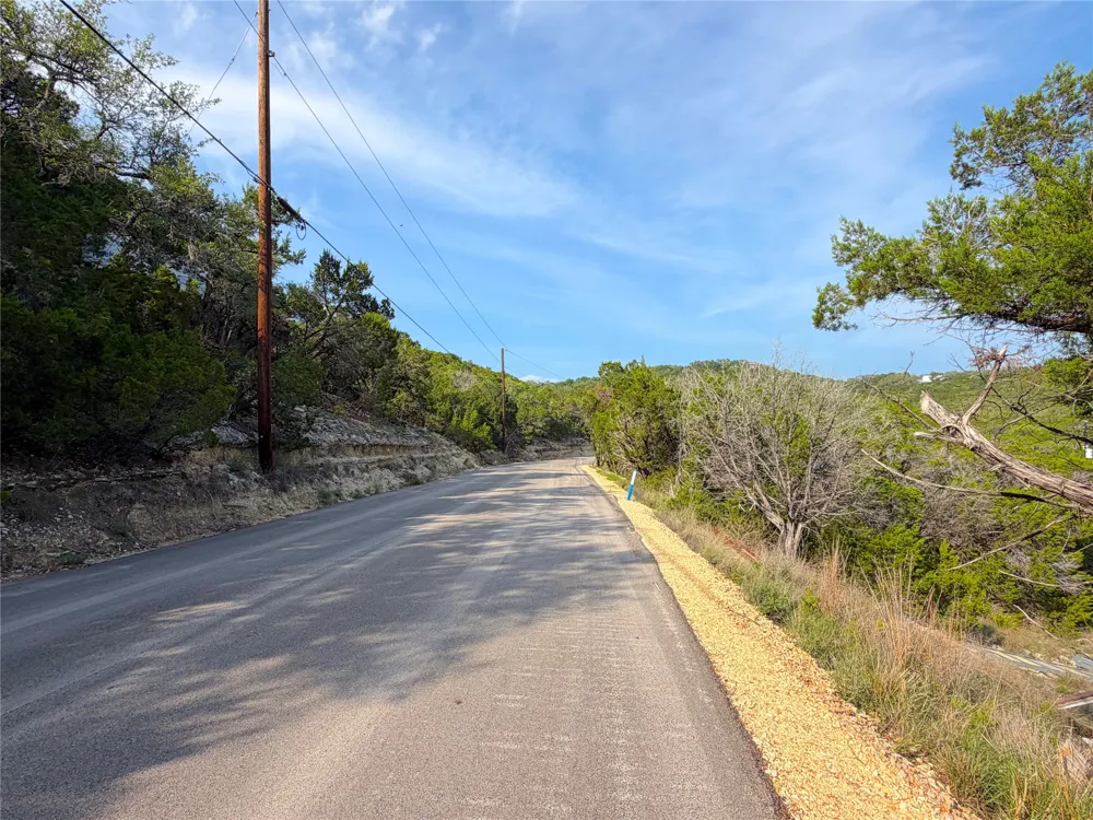 1362 Rockmoor Canyon Lake, TX 78133