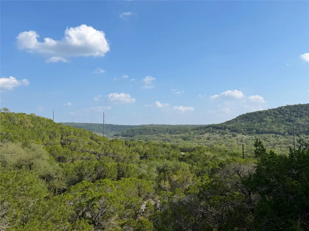 1362 Rockmoor Canyon Lake, TX 78133