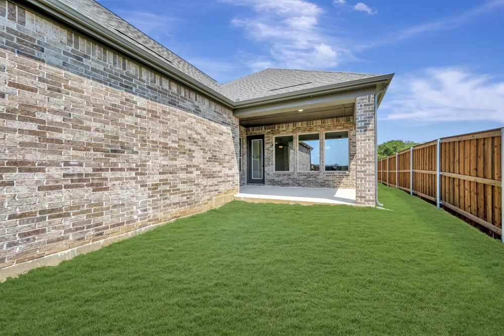 2120 Spotted Fawn Drive Arlington, TX 76005