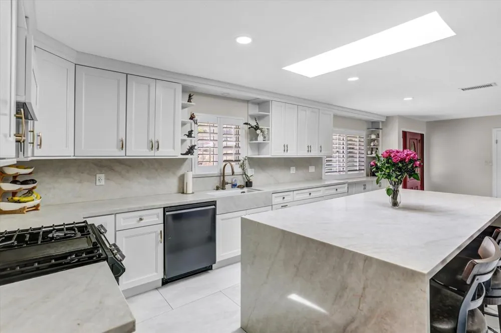 236 Camino Elevado Bonita, CA 91902