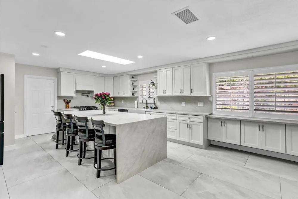 236 Camino Elevado Bonita, CA 91902