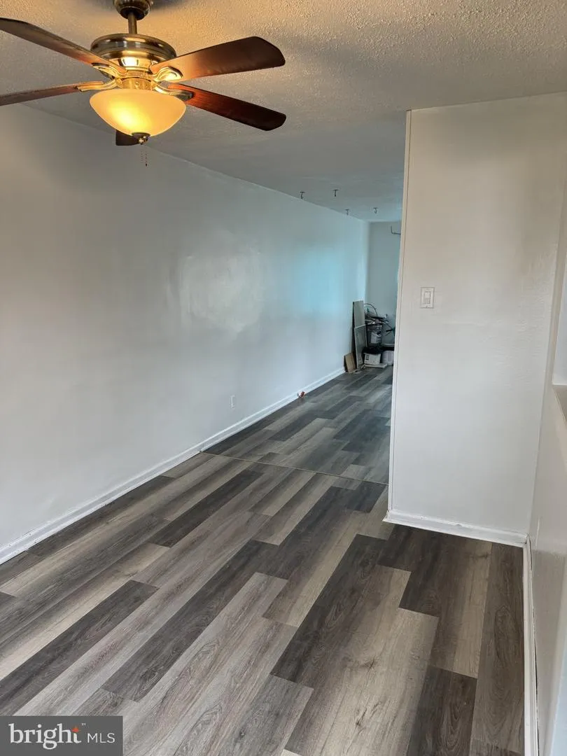 927 GRANT ROAD Folcroft, PA 19032