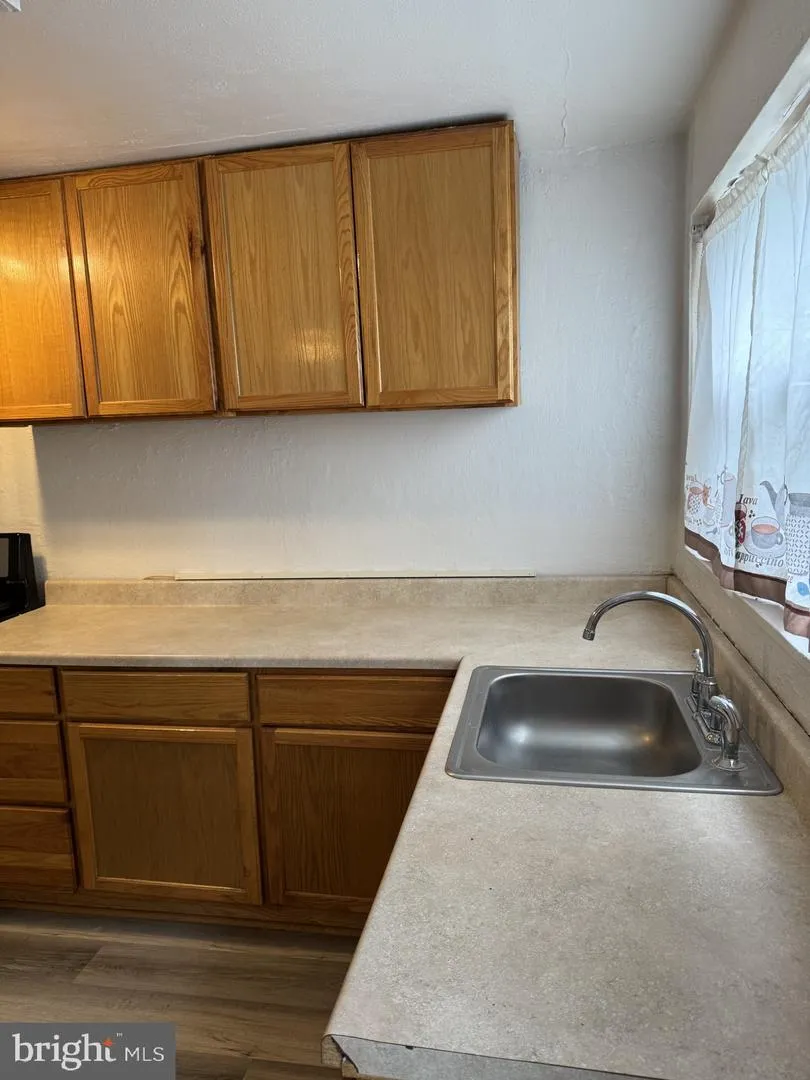 927 GRANT ROAD Folcroft, PA 19032