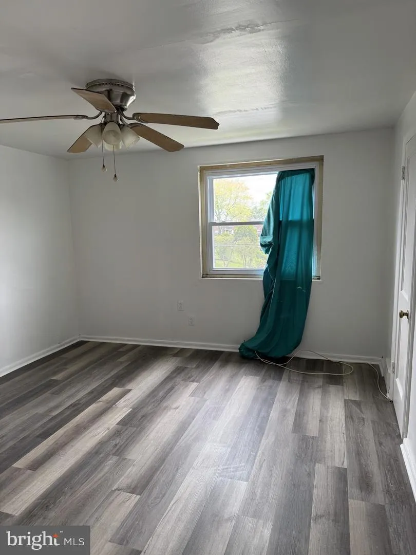 927 GRANT ROAD Folcroft, PA 19032