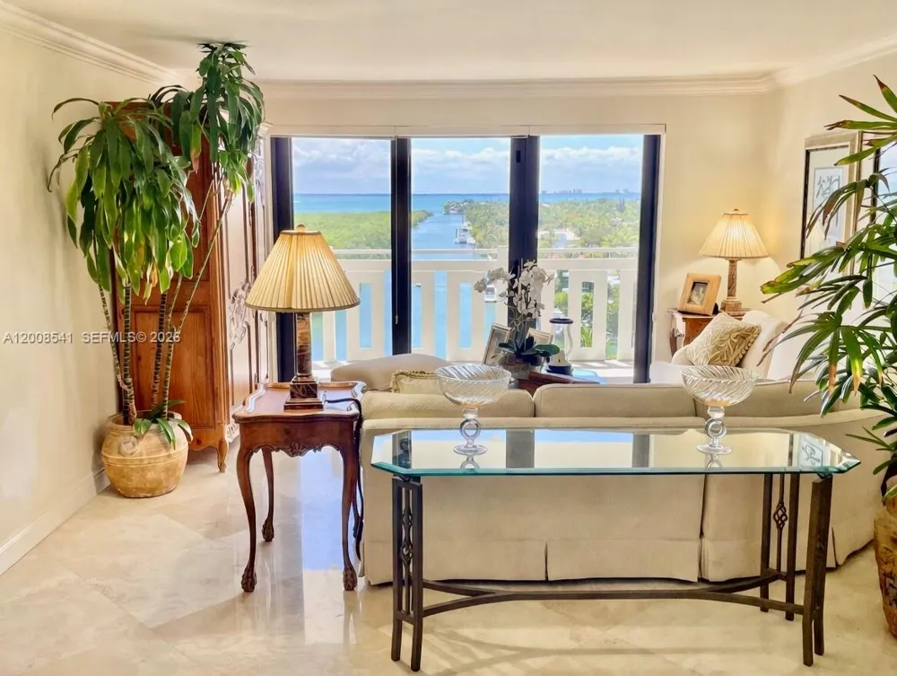 1121 Crandon Blvd #D903 Key Biscayne, FL 33149
