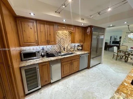 1121 Crandon Blvd #D903 Key Biscayne, FL 33149