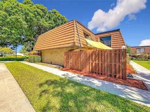 1458 N LAWNWOOD CIRCLE #24A