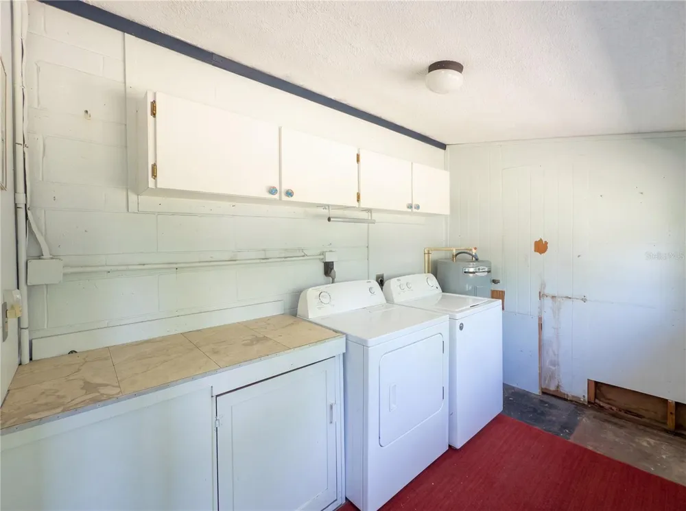 1385 BENDER AVENUE Daytona Beach, FL 32117