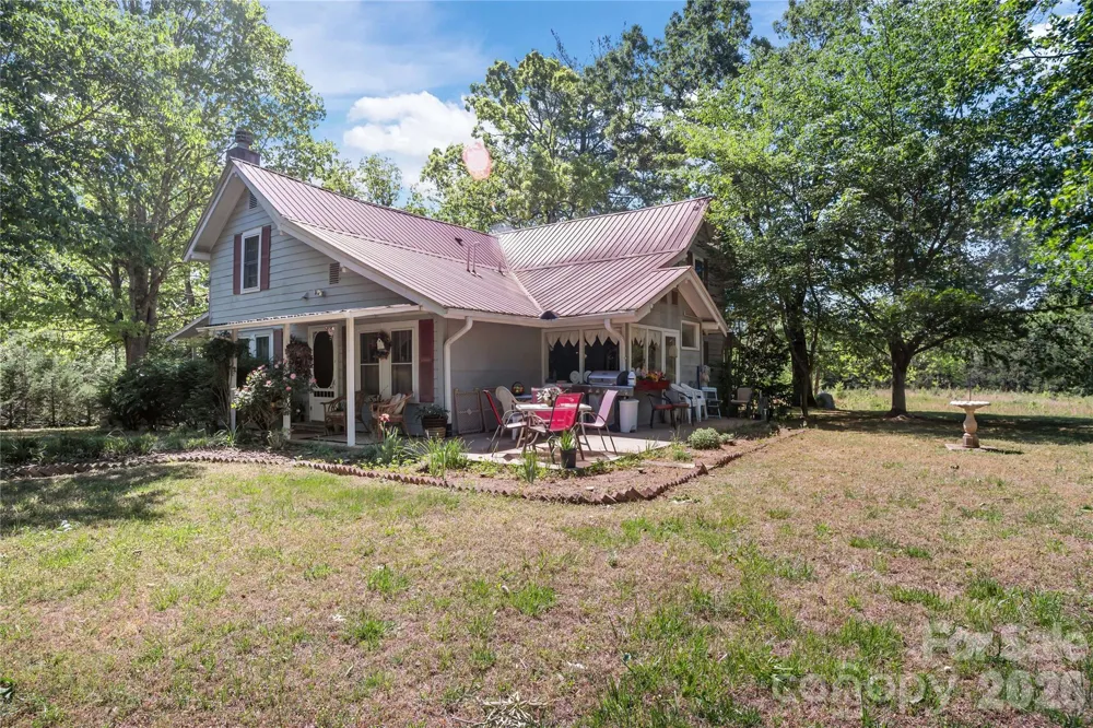 283 Constant Lane Columbus, NC 28722