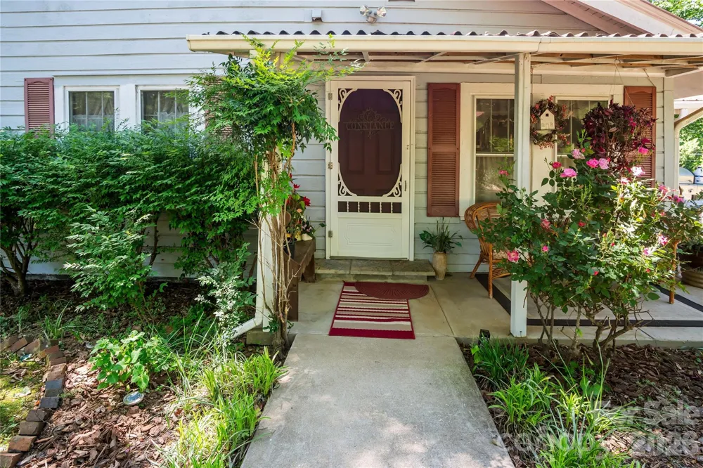 283 Constant Lane Columbus, NC 28722