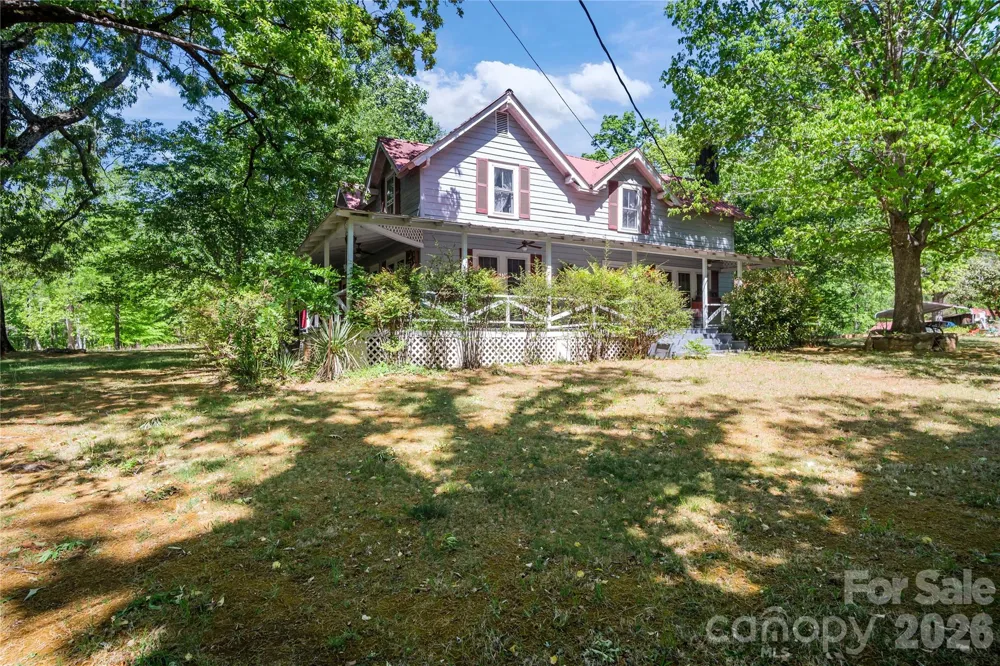 283 Constant Lane Columbus, NC 28722