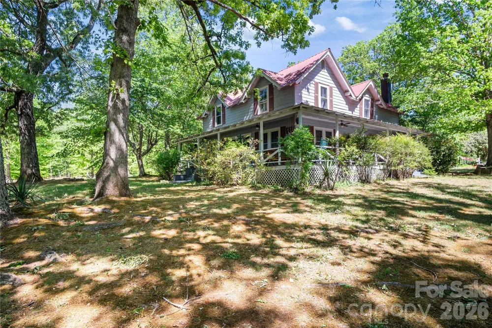 283 Constant Lane Columbus, NC 28722