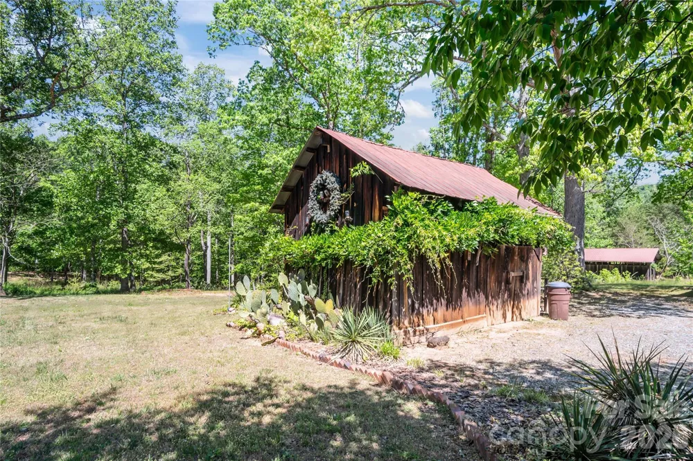 283 Constant Lane Columbus, NC 28722