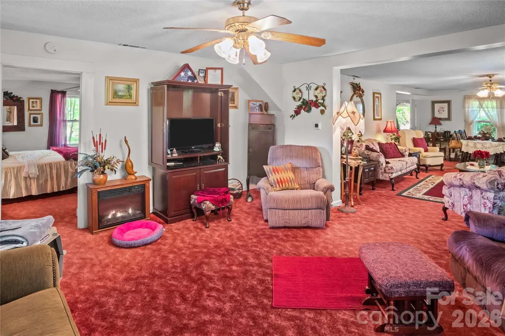 283 Constant Lane Columbus, NC 28722