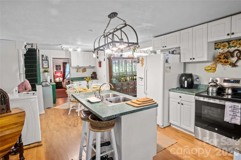 283 Constant Lane Columbus, NC 28722