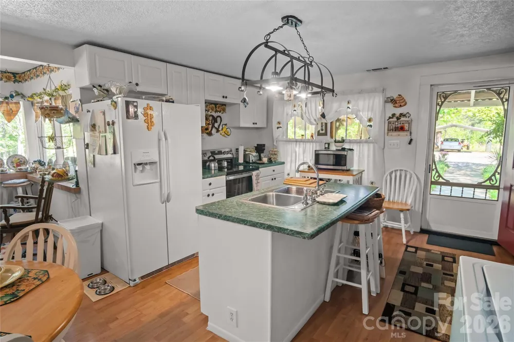 283 Constant Lane Columbus, NC 28722