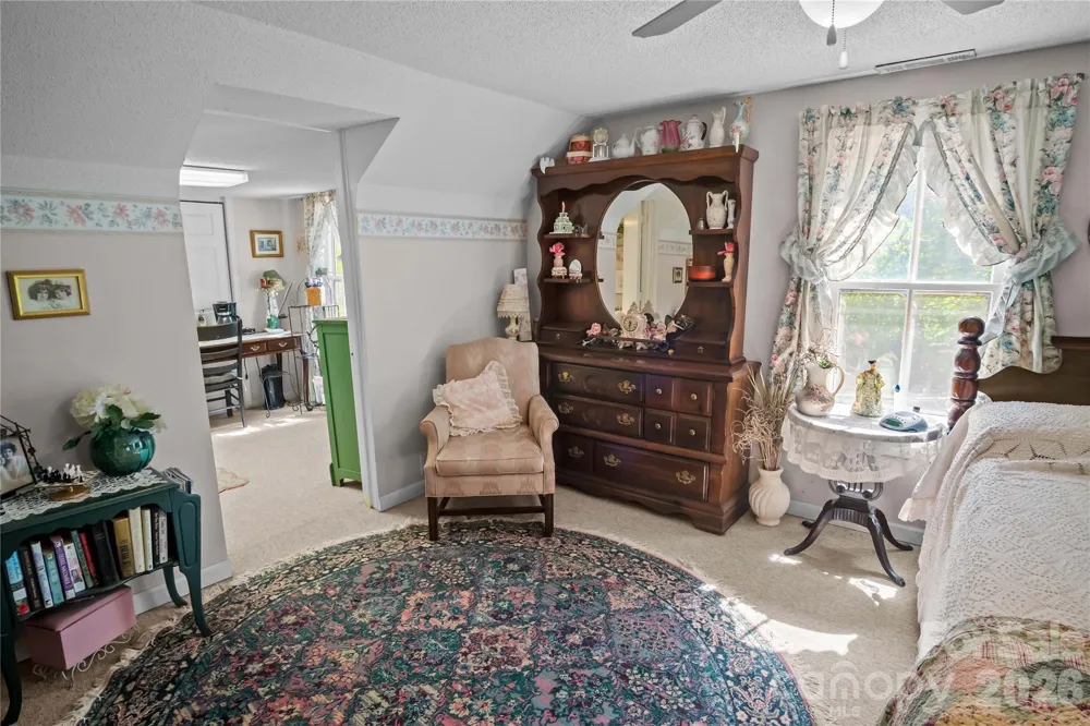 283 Constant Lane Columbus, NC 28722
