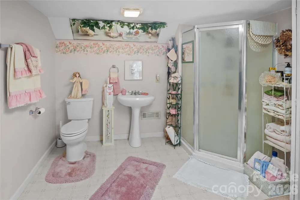283 Constant Lane Columbus, NC 28722