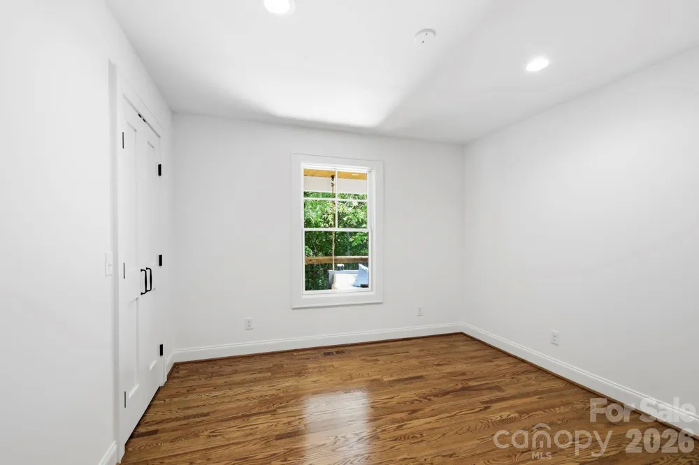 316 Big Raven Lane Saluda, NC 28773