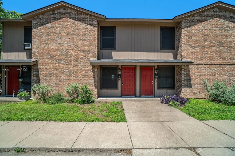 3301 Aurora Street #B Haltom City, TX 76117