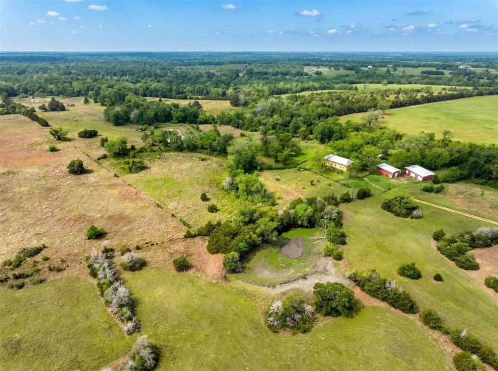144 Century Lane Bellville, TX 77418