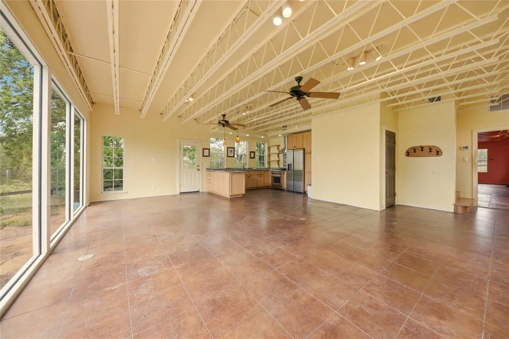 144 Century Lane Bellville, TX 77418