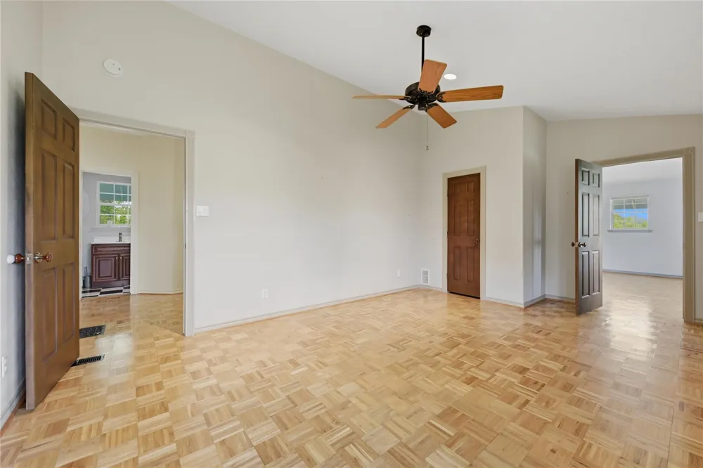 144 Century Lane Bellville, TX 77418