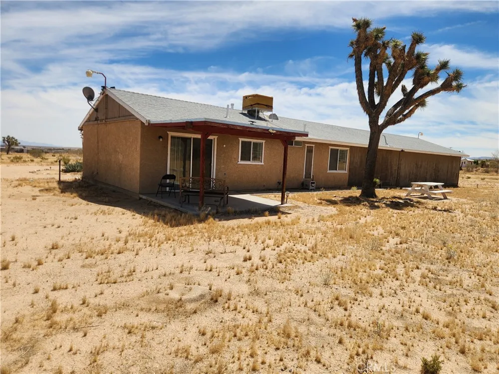 1050 Alta Avenue Landers, CA 92285