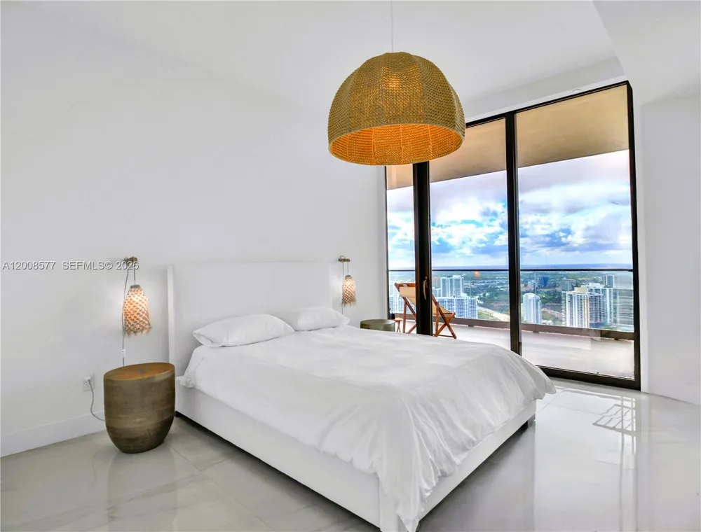 18975 Collins Ave #4303 Sunny Isles Beach, FL 33160