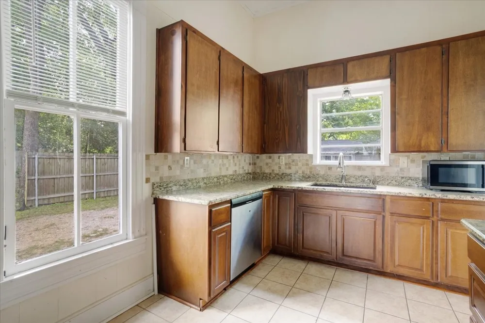 310 E 3rd St. Mt Pleasant, TX 75455