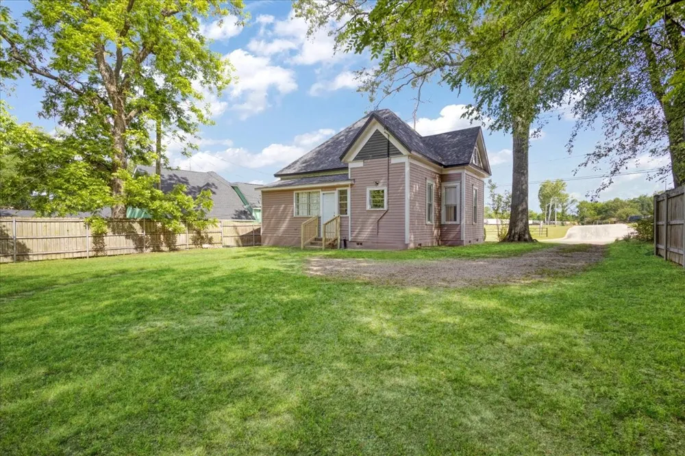 310 E 3rd St. Mt Pleasant, TX 75455