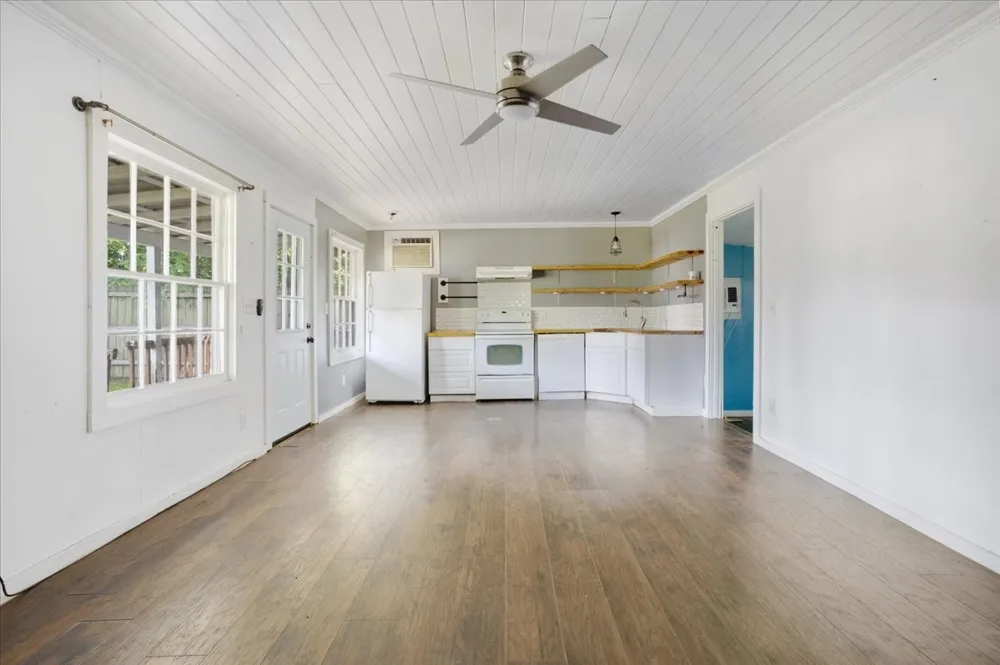 310 E 3rd St. Mt Pleasant, TX 75455