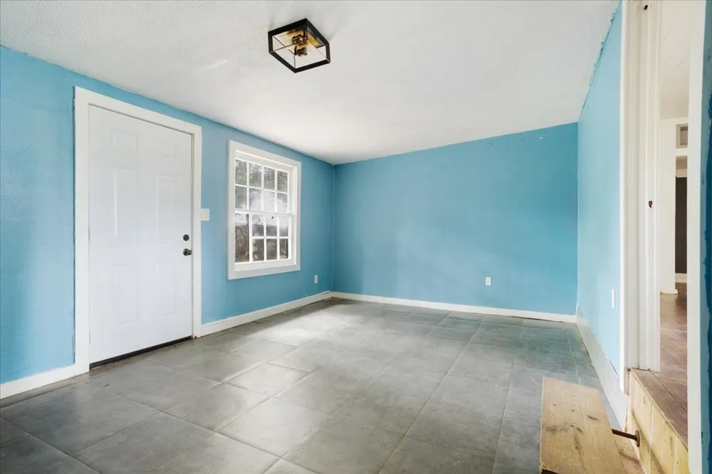 310 E 3rd St. Mt Pleasant, TX 75455
