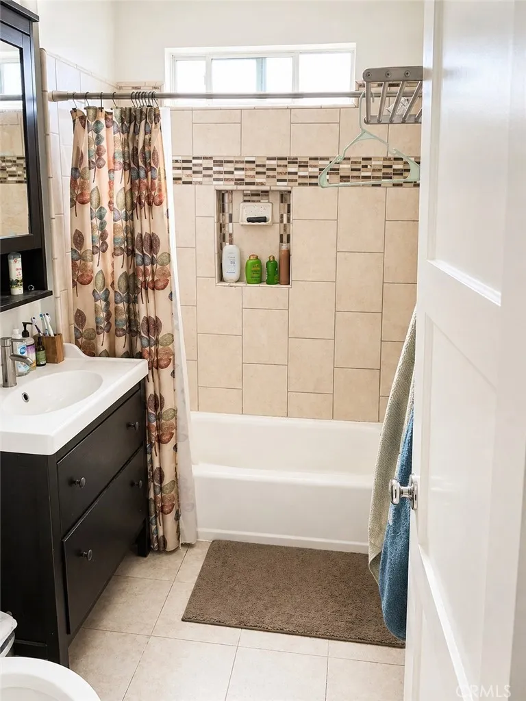 611 W Walnut Orange, CA 92868