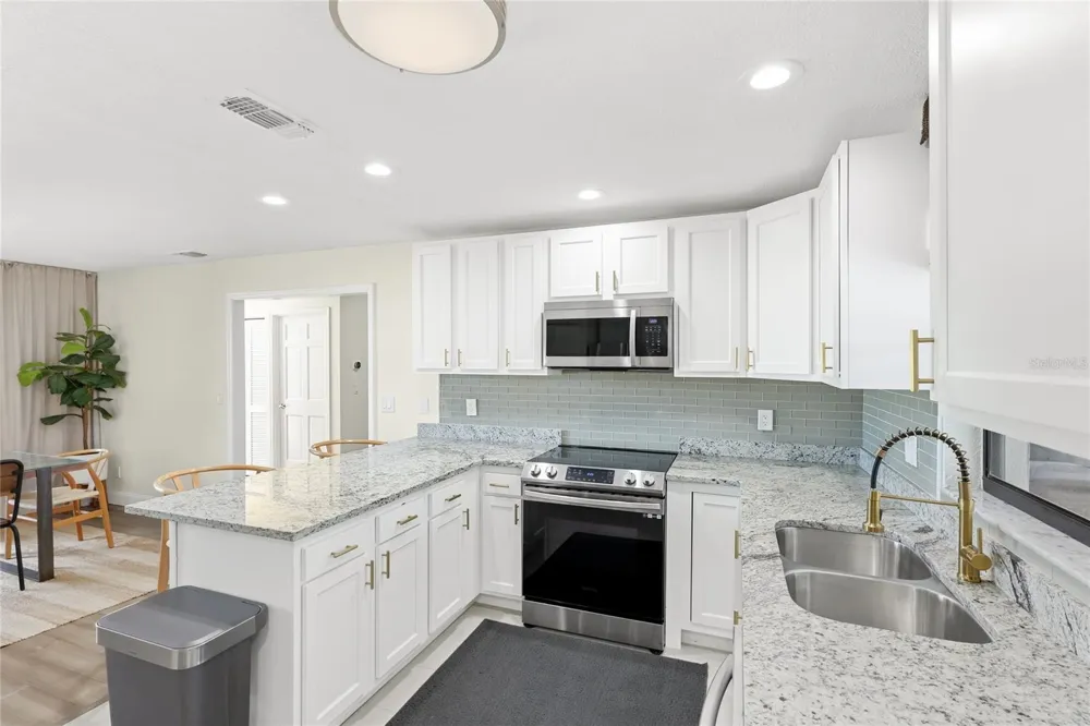 6513 29TH AVENUE W Bradenton, FL 34209