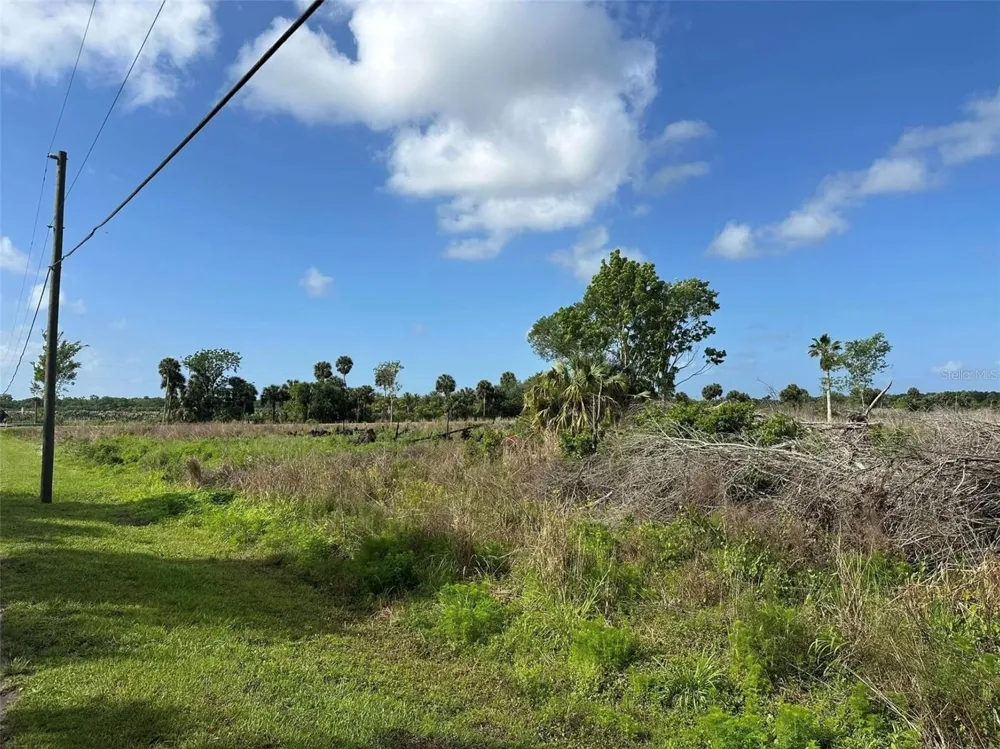 HOWARD AVENUE Oviedo, FL 32765