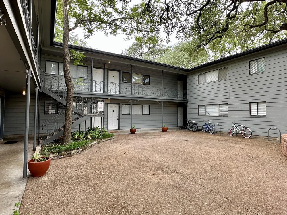803 W 28th Street #106 Austin, TX 78705
