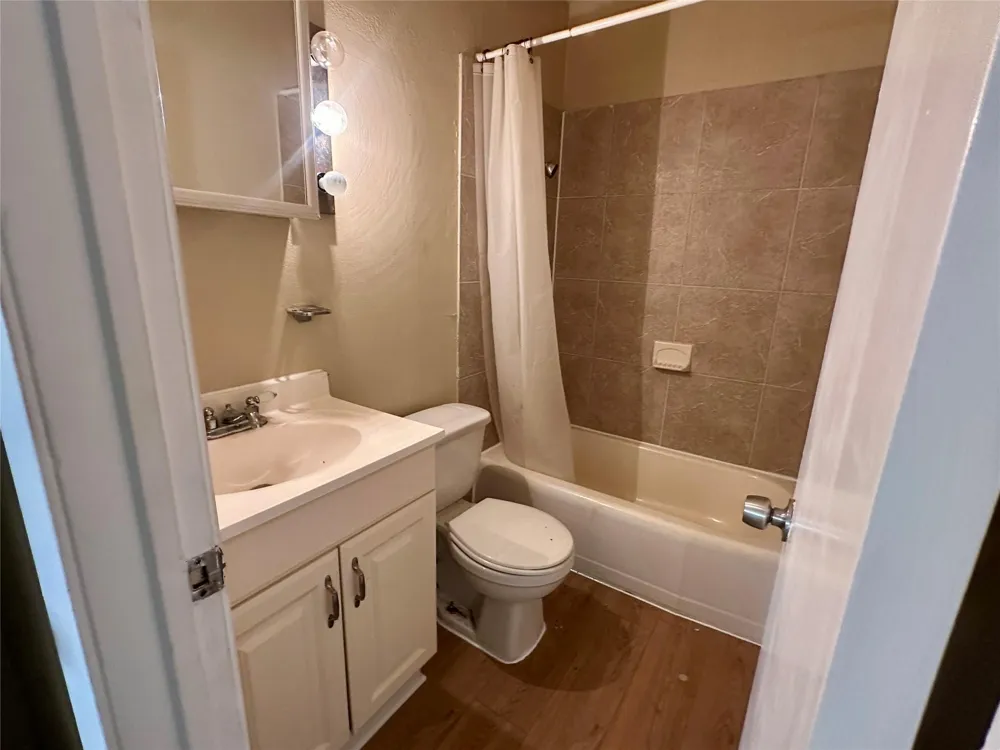 803 W 28th Street #106 Austin, TX 78705
